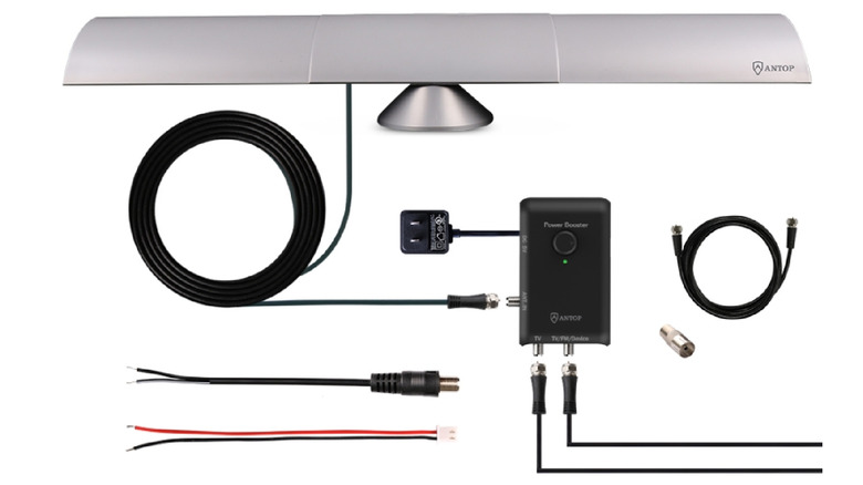 The Antop HD Smart Bar AT-500SBS with additional cables on a white background