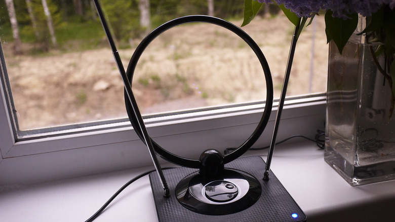 An indoor TV antenna