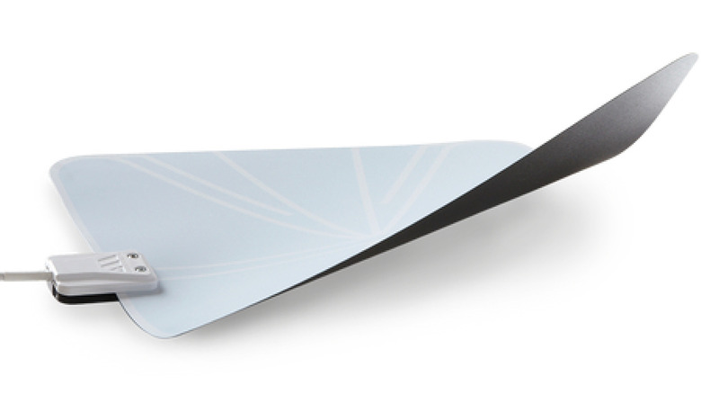 The thin Winegard FlatWave FL-5000 on a white background