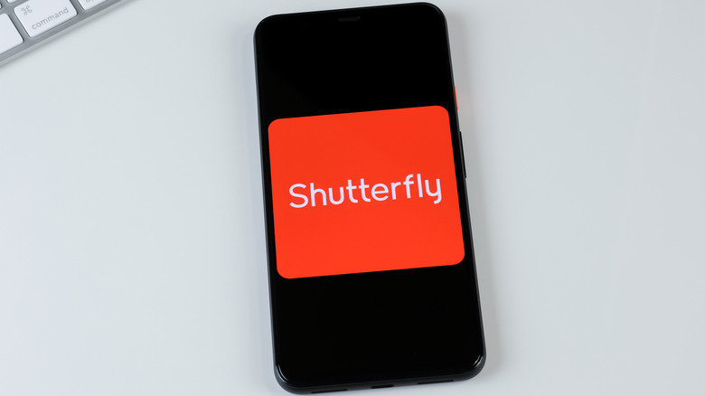 Shutterfly app logo on a smartphone screen