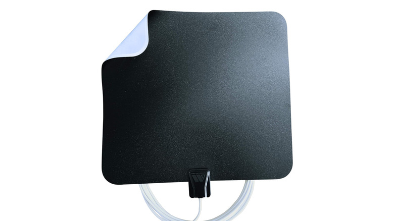 The Winegard FL5500A FlatWave Antenna against a white background.