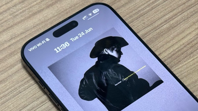 Apple Music animated cover on an iPhone's Lock Screen