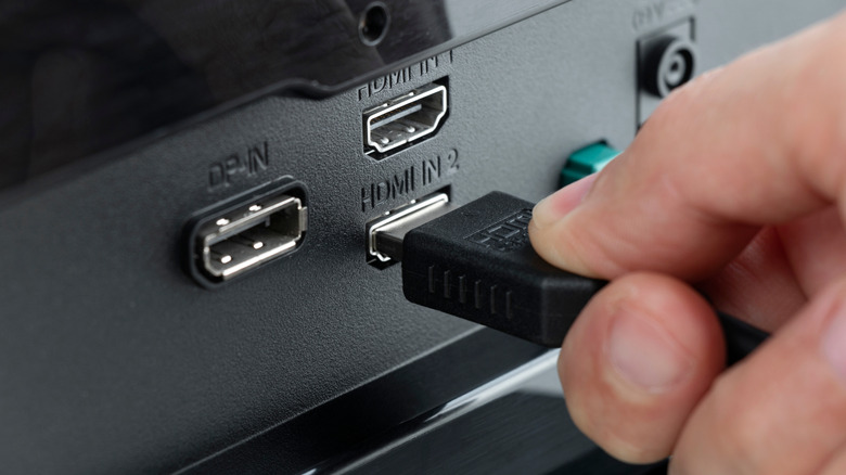 Plugging HDMI in port 2