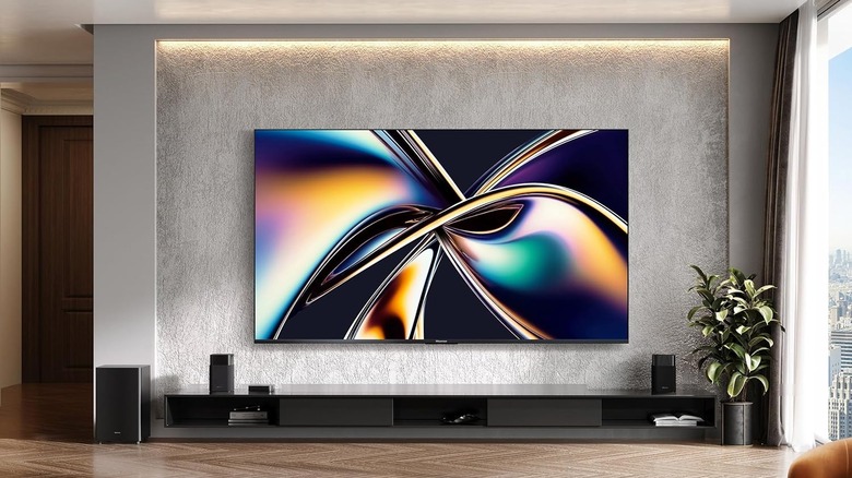 The Hisense U8QG in the living room