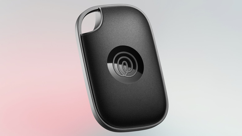 Tile PRo tracker shown with a place to attach key rings and accessories.