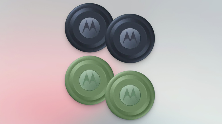 Moto Tag Bluetooth trackers in Blue and Green.