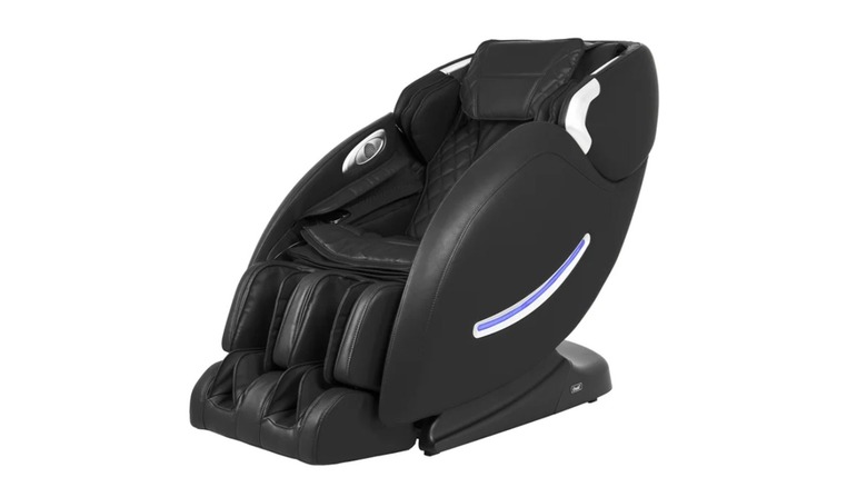 The Osaki OS-4000XT massage chair on a white background.