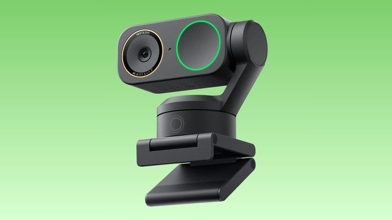 Link 2 pro webcam on green background front view