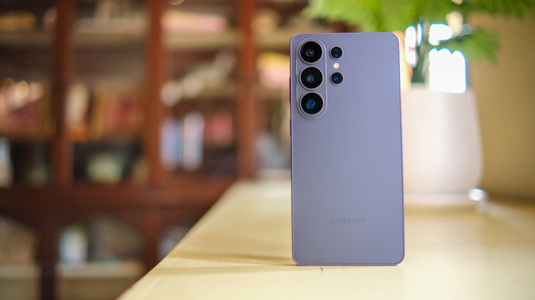 The Galaxy S26 Ultra in Cobalt Violet.