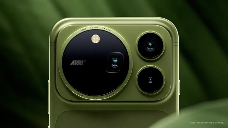 Close-up of Honor Magic9 Pro Max cameras