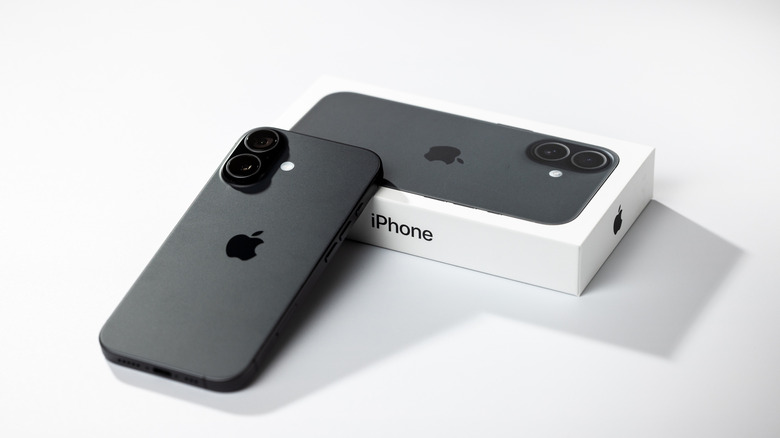 Apple iPhone 17 next to Packaging Box