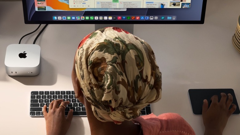 A man using the new M6 Mac mini