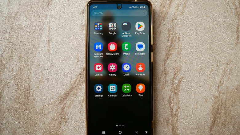 an Android Samsung Galaxy phone showing apps