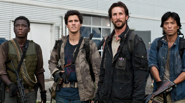 Noah Wyle and the cast of Falling Skies