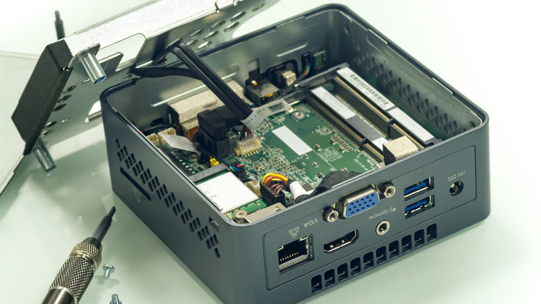 A mini PC with its top cover disassembled.