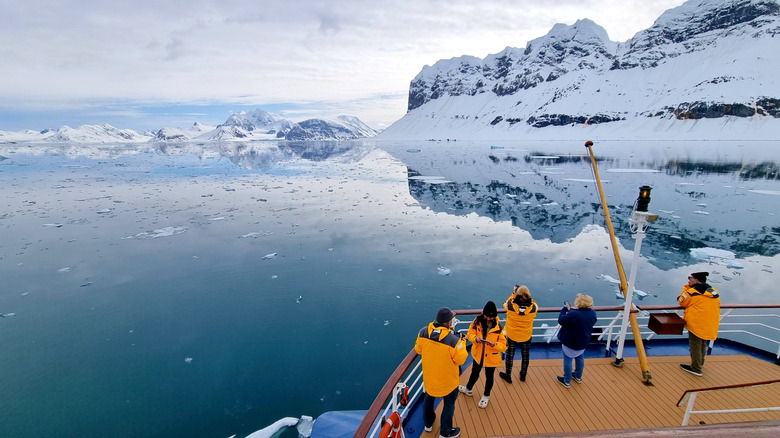 Tourists visiting the Arctic on a ship