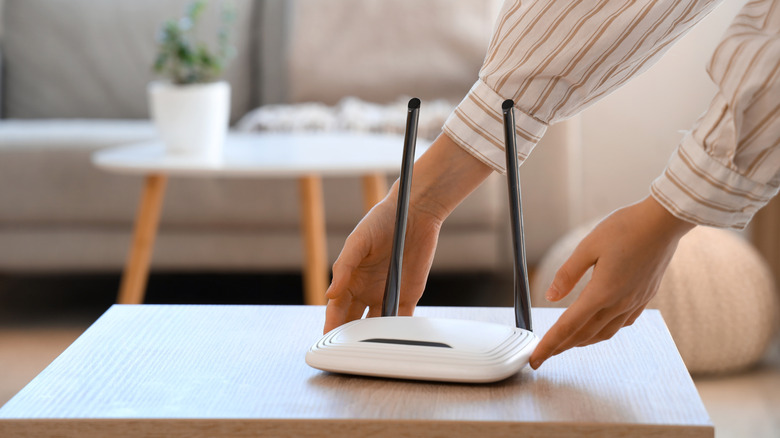 Setting a wireless router on a table