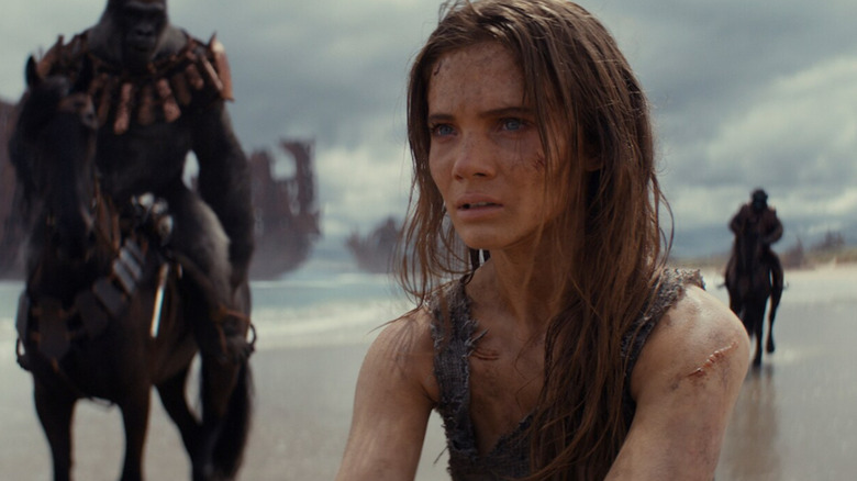 Freya Allan as Mae in Kingdom of the Planet of the Apes