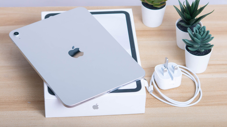 New iPad wth its packaging box