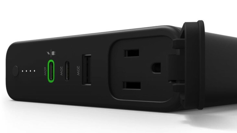 The connectors on the Mophie Powerstation Pro AC.