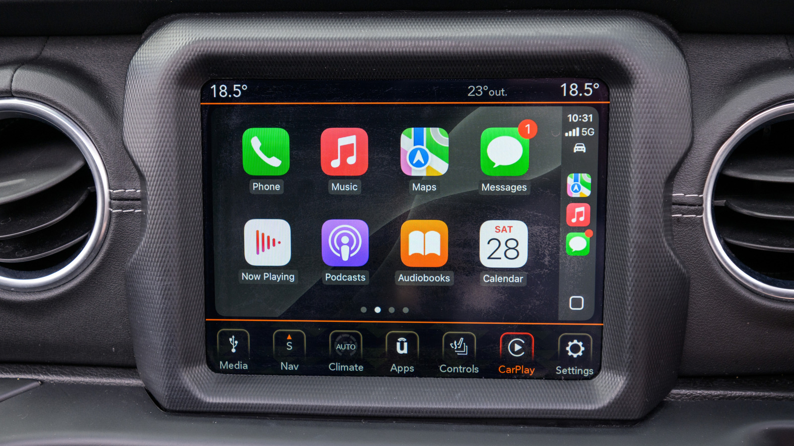 Thinking About Buying An Apple CarPlay Adapter? 3 Things You Need To Know First – BGR