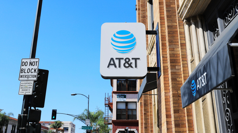An AT&T sign and storefront