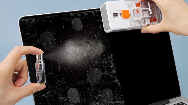 10-in-1 cleaning kit cleaning laptop screen