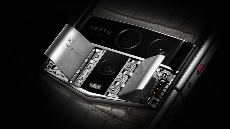 Vertu Agent Q details
