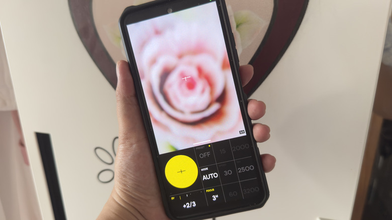 VWFNDR + MBL app showing viewfinder and camera settings