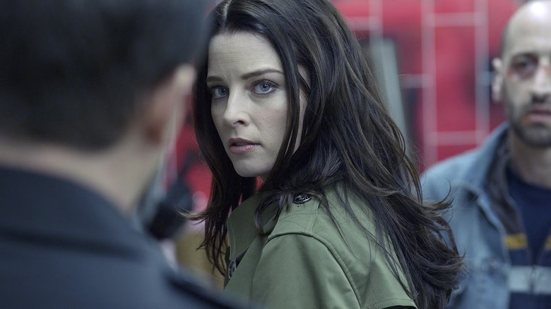 Kiera (Rachel Nichols) looking at someone on 