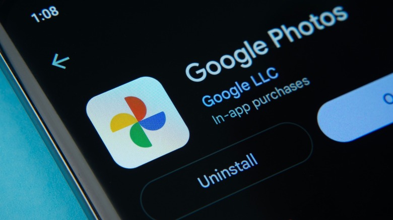 Close up of Google Photos app store page on a mobile device.