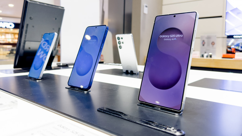 The Samsung Galaxy S25+ and S25 Ultra on display at a Samsung store