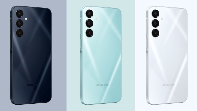 The Samsung Galaxy A16 5G in Blue Black, Light Green, and Light Grey colorways on display.