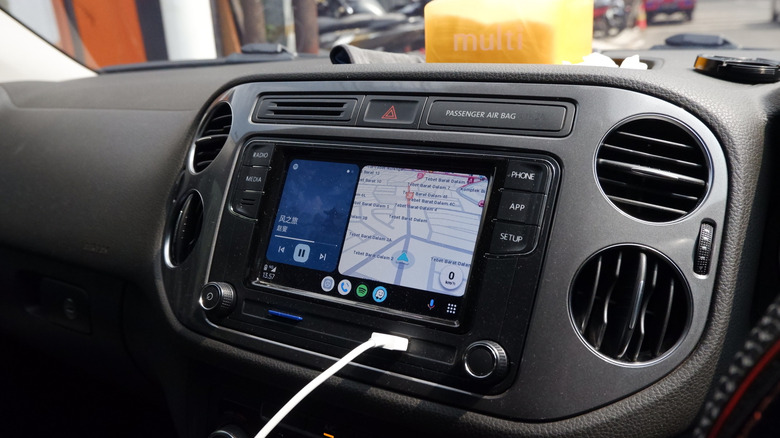 The infotainment system of a Volkswagen Tiguan