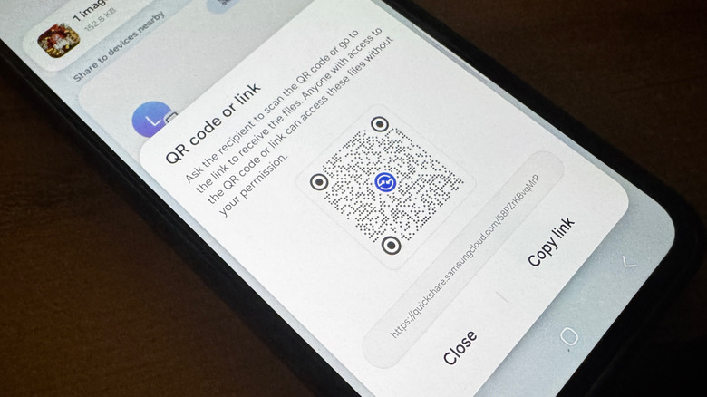 Samsung Galaxy Quick Share showing QR code and link