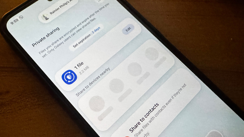 Samsung Galaxy phone showing Quick Share private sharing