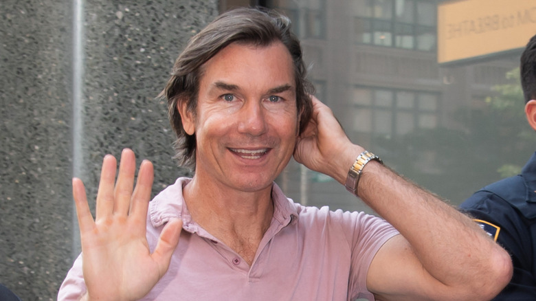 Actor Jerry O'Connell waves at a camera.