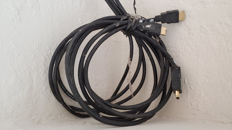 A bundle of HDMI cables.