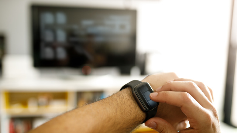 Controlling TV with smartwatch