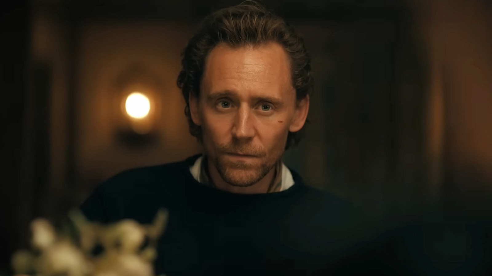 Image for article Tom Hiddlestons Gothic Apple TV Series Is Perfect For Period Drama Fans