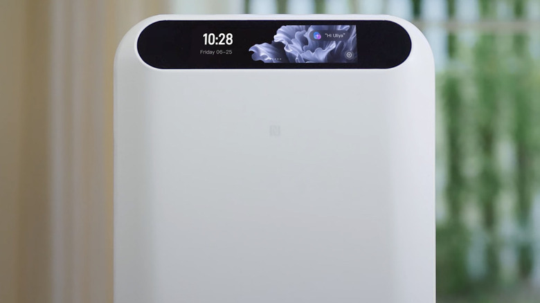 The UGREEN HomeAgent against a blurred background