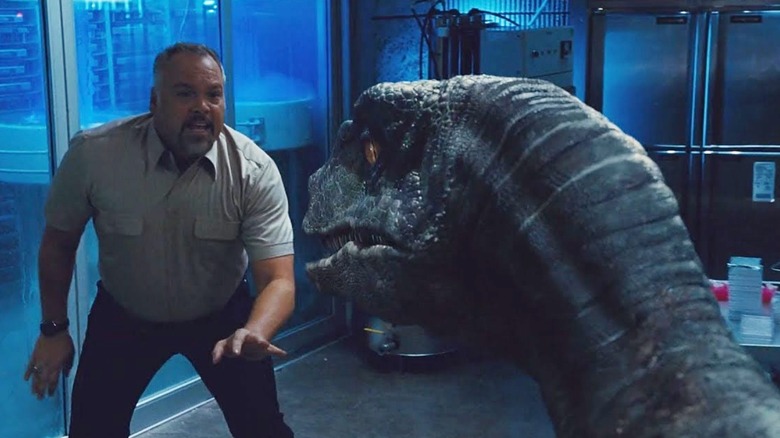 Vic Hoskins (Vincent D'Onofrio) trying to talk down a velociraptor in Jurassic World