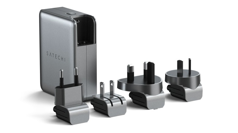 Satechi's travel charger with all the different duckheads