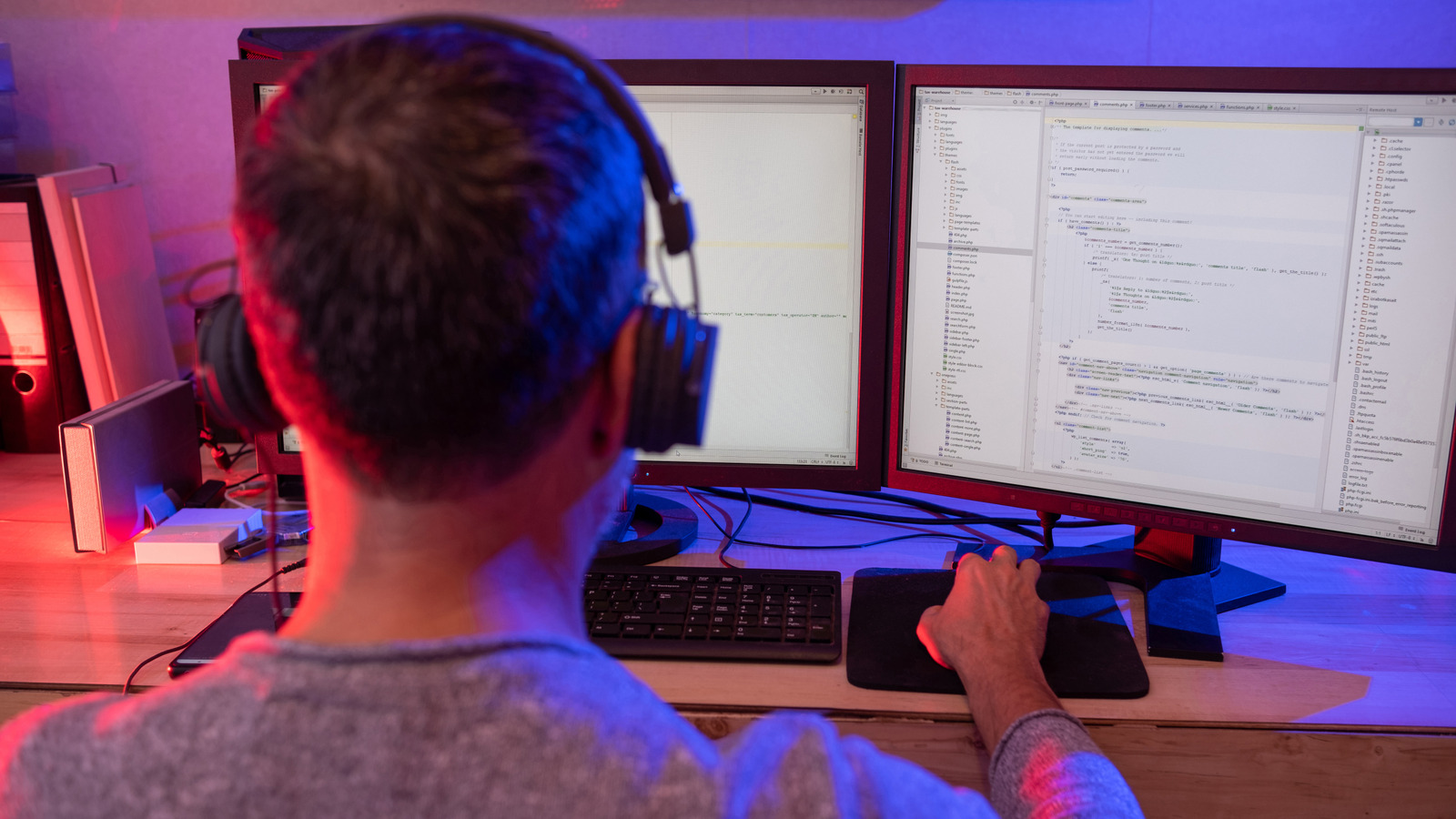 Using Two Monitors For Work Is Great, But The Smart Money Buys A Different Screen – BGR