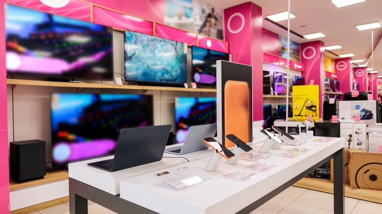 Electronics store
