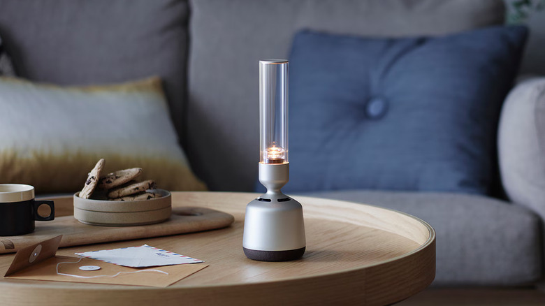 The Sony LSPX-S2 placed on a wooden table