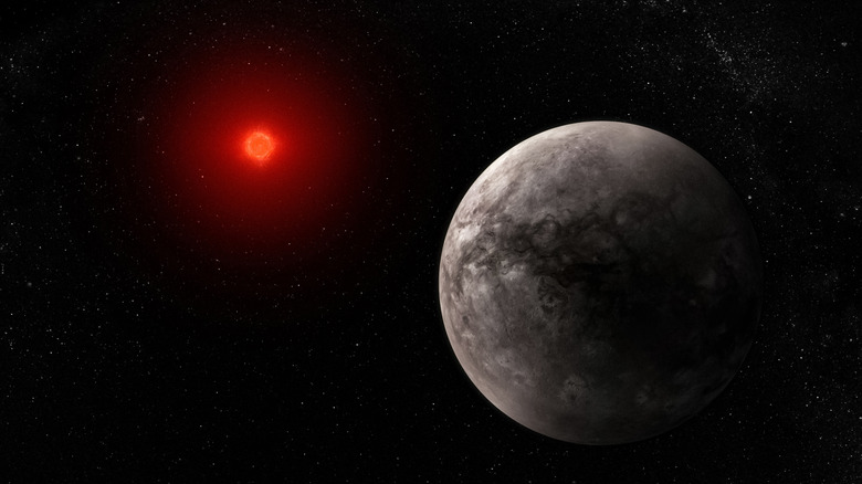 Distant exoplanet orbiting a red star