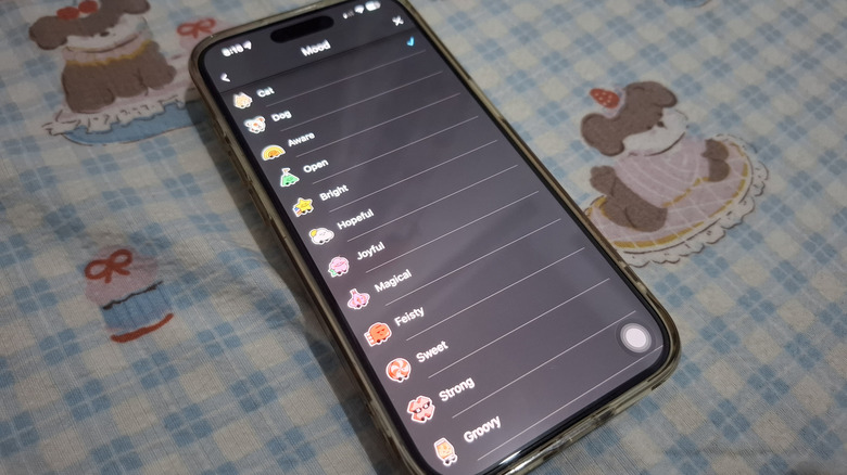Waze showing Mood icons
