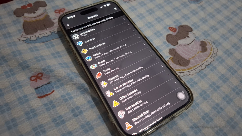 Waze  showing incident icons