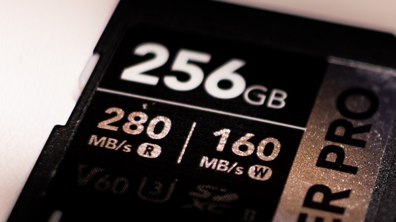 the read and write speeds on a 256 GB Lexar Silver Pro SD card